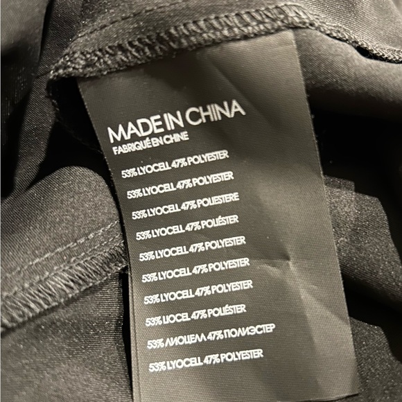 NWT Club Monaco Black Twist Front Short Sleeve Blouse Size XS - Picture 3 of 4